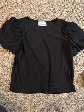 Black Puff Sleeve Tee